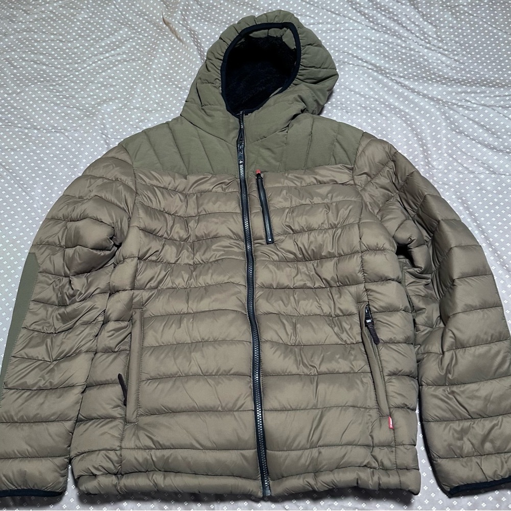 HAWKE MENS PUFFER JACKET….NEW AND BERY WARM…